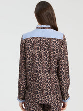 Load image into Gallery viewer, Vilagallo Diana Animal Print Shirt
