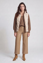 Load image into Gallery viewer, Marc Aurel Vest in Light Beige

