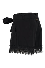 Load image into Gallery viewer, Twinset Woven Shorts in Black
