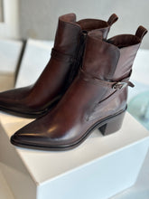 Load image into Gallery viewer, Mjus Ankle Boots in Sella
