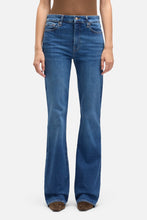 Load image into Gallery viewer, 7 For All Mankind The Leggy Bootcut Jean in Moonwater
