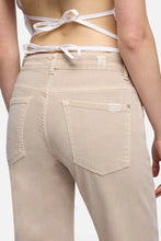 Load image into Gallery viewer, 7 For All Mankind Callie Straight Ankle Jeans in Left Hand

