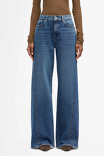 Load image into Gallery viewer, 7 For All Mankind Twisted Lotta Jeans with Studs
