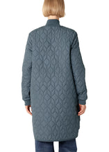 Load image into Gallery viewer, Ilse Jacobsen ART06 Quilted Coat in Ombre Blue
