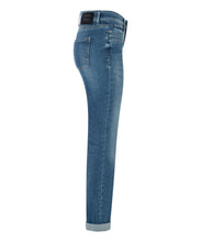 Load image into Gallery viewer, Cambio Pearlie Jeans in Feminine Contrast
