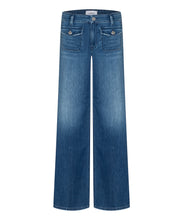Load image into Gallery viewer, Cambio Aimee Patched Pocket Jeans in Mid Sunny
