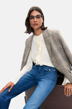 Load image into Gallery viewer, Cambio Aimee Patched Pocket Jeans in Mid Sunny
