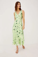 Load image into Gallery viewer, Rails Camellia Dress in Mint Linnea
