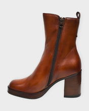 Load image into Gallery viewer, Mjus Fiorenza Boot in Avana
