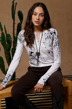 Load image into Gallery viewer, Minnie Rose Paint Splatter Henley in White/Navy
