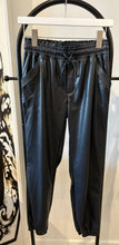 Load image into Gallery viewer, Melissa Nepton Cabo Pant in Navy
