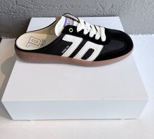 Load image into Gallery viewer, Back 70 Easter Backless Sneakers in Black &amp; White
