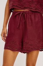 Load image into Gallery viewer, Rails Jenner Short in Berry Hibiscus
