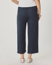Load image into Gallery viewer, Splendid Angie Crop Wide Leg Pant in Navy
