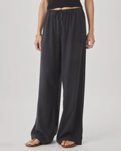 Load image into Gallery viewer, Splendid Valerie Pant in Lead
