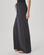 Load image into Gallery viewer, Splendid Valerie Pant in Lead
