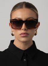 Load image into Gallery viewer, Otra Alba Sunglasses in Tortoiseshell Brown
