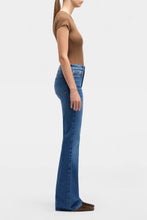Load image into Gallery viewer, 7 For All Mankind The Leggy Bootcut Jean in Moonwater
