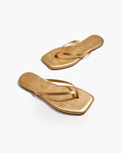 Load image into Gallery viewer, TKEES Square Toe Lily in Blink

