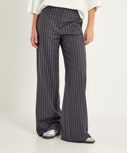 Load image into Gallery viewer, Raffaello Rossi Xenia Pant in Grey Patterned
