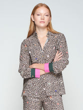 Load image into Gallery viewer, Vilagallo Mariela Leopard Print Shirt

