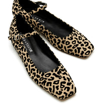 Load image into Gallery viewer, Sister X Soeur Babette Flats in Leopard
