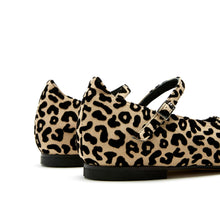 Load image into Gallery viewer, Sister X Soeur Babette Flats in Leopard
