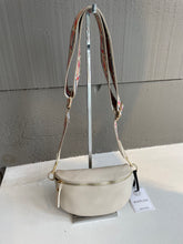 Load image into Gallery viewer, Marlon Firenze Crossbody Bag in Sand
