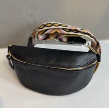 Load image into Gallery viewer, Marlon Firenze Crossbody Bag in Black
