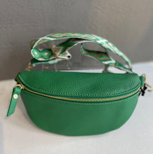 Load image into Gallery viewer, Marlon Firenze Crossbody Bag in Green
