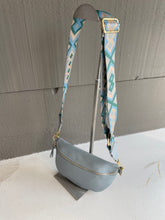 Load image into Gallery viewer, Marlon Firenze Crossbody Bag in Light Blue
